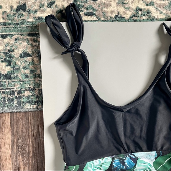 SHEIN Black & Tropical 1 Piece Swimsuit Hi Cut Bathing Suit - Picture 3 of 10